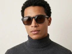 BS2503-0475_Black_Rectangular_Plastic_Sunglasses-tryon_male