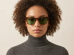 BS2503-0483_Tortoiseshell_Rectangular_Plastic_Sunglasses-tryon_female