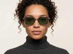 BS2503-0487_Grey_Oval_Plastic_Sunglasses-tryon_female