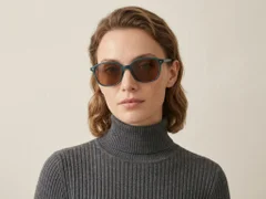BS2503-0491_Green_Oval_Plastic_Sunglasses-tryon_female