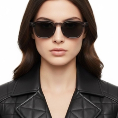 bs2503-0493_purple_geometric_plastic_sunglasses_model