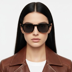 bs2503-0494_tortoiseshell_geometric_plastic_sunglasses_model