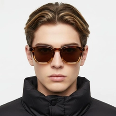 bs2503-0495_tortoiseshell_geometric_plastic_sunglasses_model