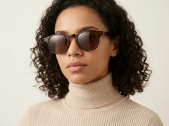 BS2503-0506_Tortoiseshell_Oval_Plastic_Sunglasses-tryon_female