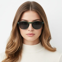bs2503-0508_green_oval_plastic_sunglasses_model