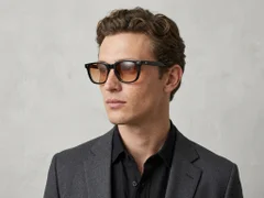 BS2503-0510_Black_Rectangular_Plastic_Sunglasses-tryon_male