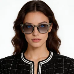 bs2503-0511_grey_rectangular_plastic_sunglasses_model