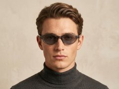 BS2513-0008_Grey_Butterfly_Plastic_Sunglasses-tryon_male