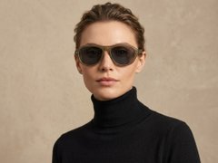 BS2513-0014_Brown_Aviator_Plastic_Sunglasses-tryon_female