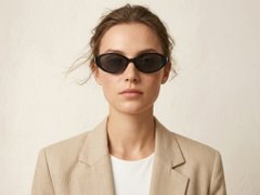 BS2513-0016_Black_Butterfly_Plastic_Sunglasses-tryon_female
