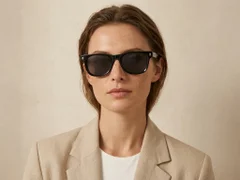 BS2513-0025_Black_Rectangular_Plastic_Sunglasses-tryon_female