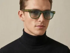 BS2513-0032_Green_Rectangular_Plastic_Sunglasses-tryon_male