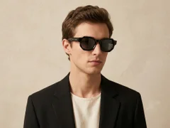 BS2513-0034_Black_Geometric_Plastic_Sunglasses-tryon_male