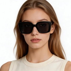 bs2607-0061_black_rectangular_acetate_sunglasses_model
