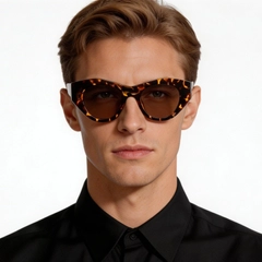 bs2607-0075_tortoiseshell_butterfly_acetate_sunglasses_model
