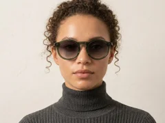 BS2607-0349_Green_Oval_Acetate_sunglasses-tryon_female