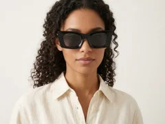 BS2607-0356_Black_Butterfly_Acetate_sunglasses_corner-tryon_female