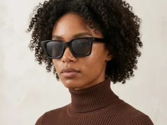 BS2607-0379_Black_Rectangular_Acetate_sunglasses_corner-tryon_female