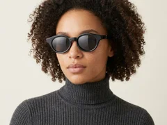 BS2607-0383_Grey_Oval_Acetate_sunglasses_corner-tryon_female