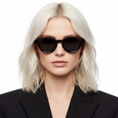 bs2607-0383_grey_oval_acetate_sunglasses_model