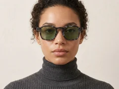 BS2607-0395_Grey_Rectangular_Acetate_sunglasses_corner-tryon_female
