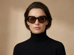 BS2607-0407_Tortoiseshell_Oval_Acetate_sunglasses-tryon_female
