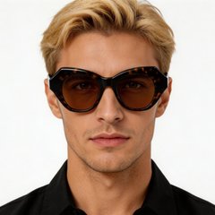 bs2607-0407_tortoiseshell_oval_acetate_sunglasses_model