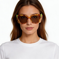 bs2607-0416_tortoiseshell_butterfly_acetate_sunglasses_model