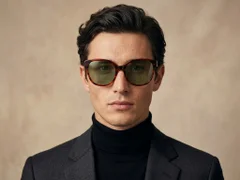 BS2607-0421_Tortoiseshell_Butterfly_Acetate_sunglasses-tryon_male