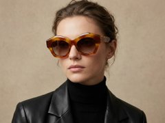 BS2607-0427_Tortoiseshell_Geometric_Acetate_sunglasses-tryon_female