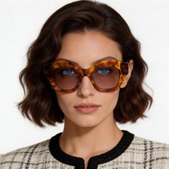 bs2607-0427_tortoiseshell_geometric_acetate_sunglasses_model