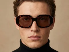 BS2607-0438_Tortoiseshell_Geometric_Acetate_sunglasses-tryon_male