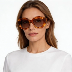 bs2607-0443_tortoiseshell_geometric_acetate_sunglasses_model