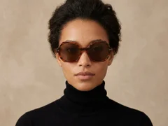 BS2607-0444_Tortoiseshell_Geometric_Acetate_sunglasses-tryon_female