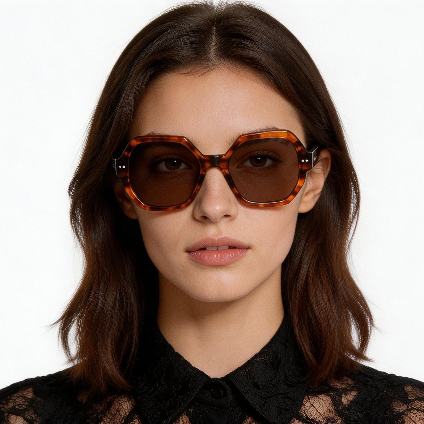 bs2607-0444_tortoiseshell_geometric_acetate_sunglasses_model