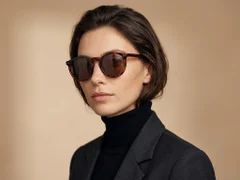 BS2607-0452_Tortoiseshell_Round_Acetate_sunglasses-tryon_female