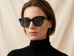 BS2607-0459_Black_Rectangular_Acetate_sunglasses-tryon_female
