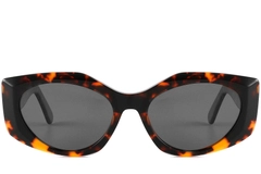 BS2607-0479_Tortoiseshell_Butterfly_Acetate_sunglasses_front