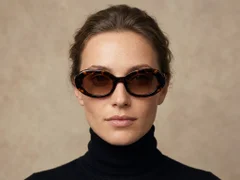 BS2607-0480_Tortoiseshell_Oval_Acetate_sunglasses-tryon_female