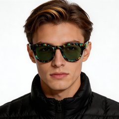 bs2607-0498_tortoiseshell_oval_acetate_sunglasses_model