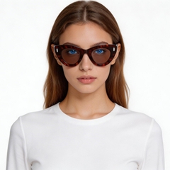 bs2607-0503_tortoiseshell_butterfly_acetate_sunglasses_model