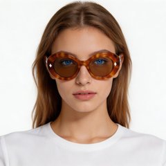 bs2607-0507_tortoiseshell_oval_acetate_sunglasses_model