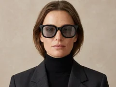 BS2607-0517_Black_Rectangular_Acetate_sunglasses-tryon_female