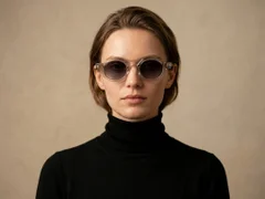 BS2607-0521_Transparent_Round_Acetate_sunglasses_corner-tryon_female