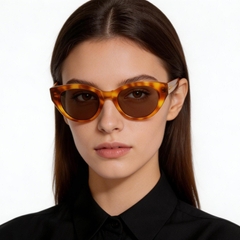 bs2607-0561_tortoiseshell_butterfly_acetate_sunglasses_model