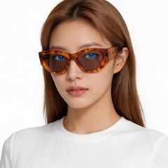 bs2607-0563_tortoiseshell_butterfly_acetate_sunglasses_model