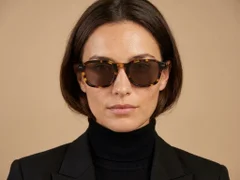 BS2607-0575_Tortoiseshell_Rectangular_Acetate_glasses_corner-tryon_female