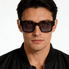 bs2607-0578_tortoiseshell_rectangular_acetate_sunglasses_model