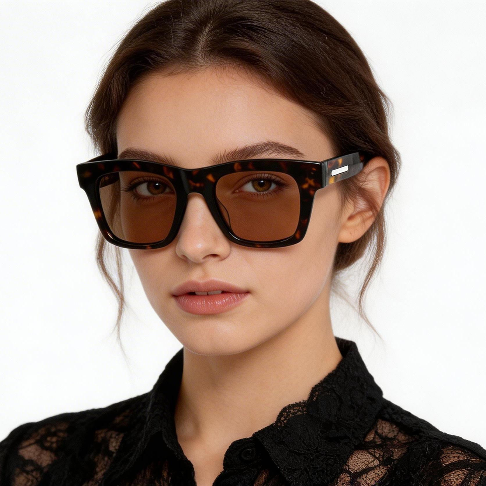 bs2607-0581_tortoiseshell_rectangular_acetate_sunglasses_model