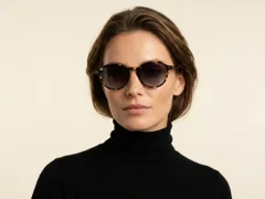 BS2607-0593_Tortoiseshell_Oval_Acetate_sunglasses-tryon_female